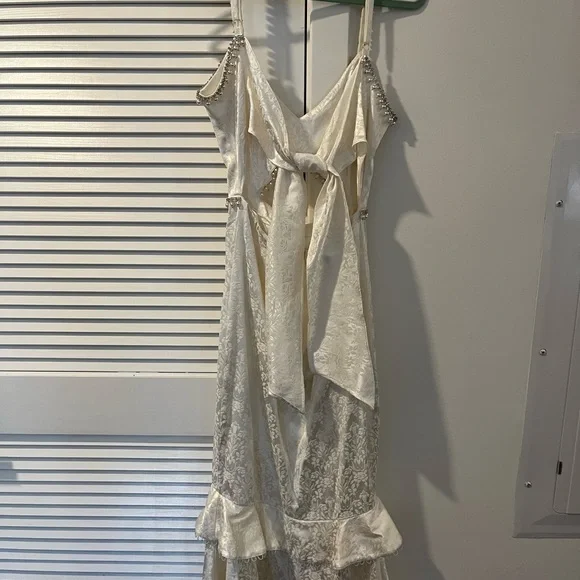 V. Chapman Luna Dress White Floral Brocade midi dress size 0